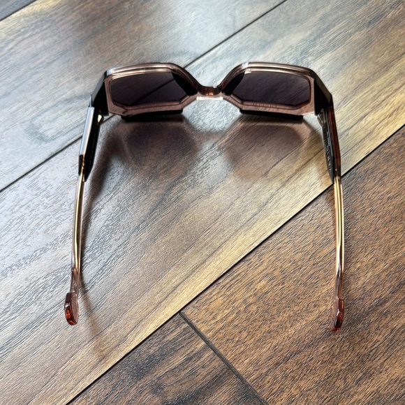 Stylish Black and Pink Hexagonal Sunglasses - Picture 2 of 5